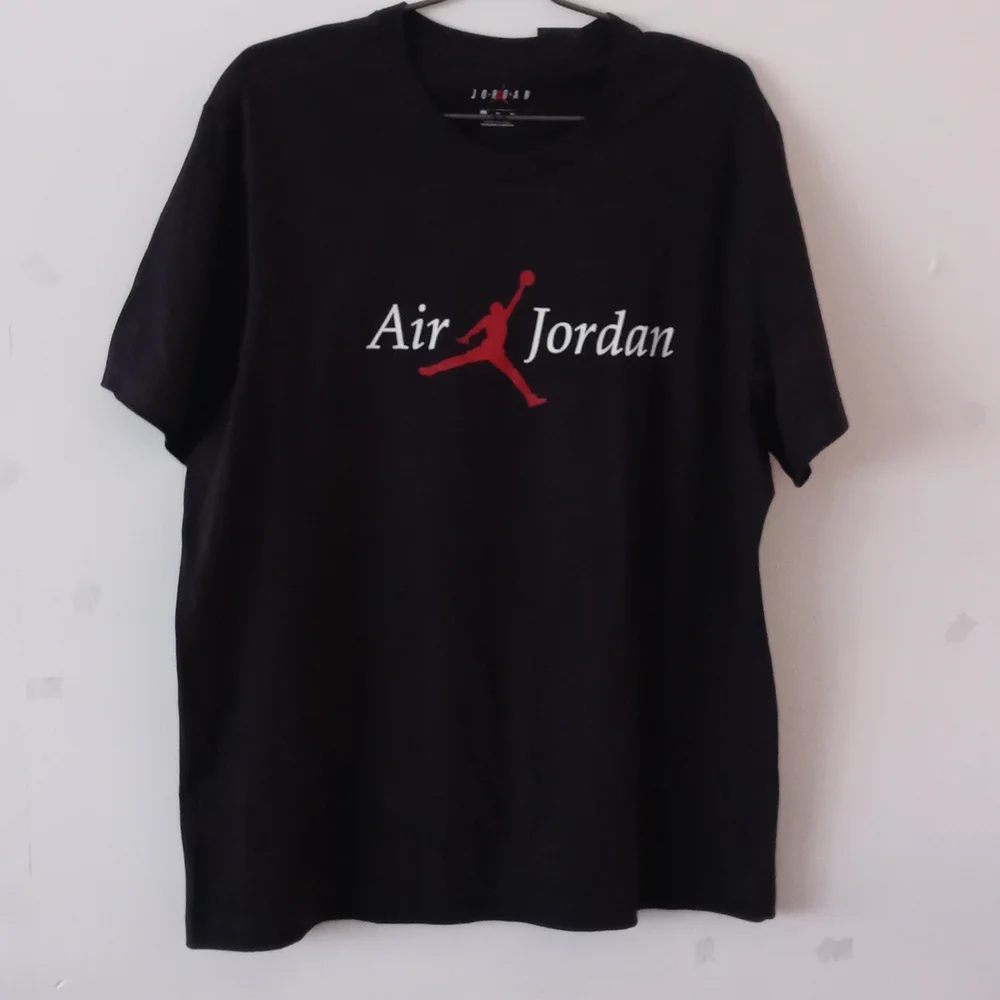 BRAND NEW AIR JORDAN ACTIVE TEE